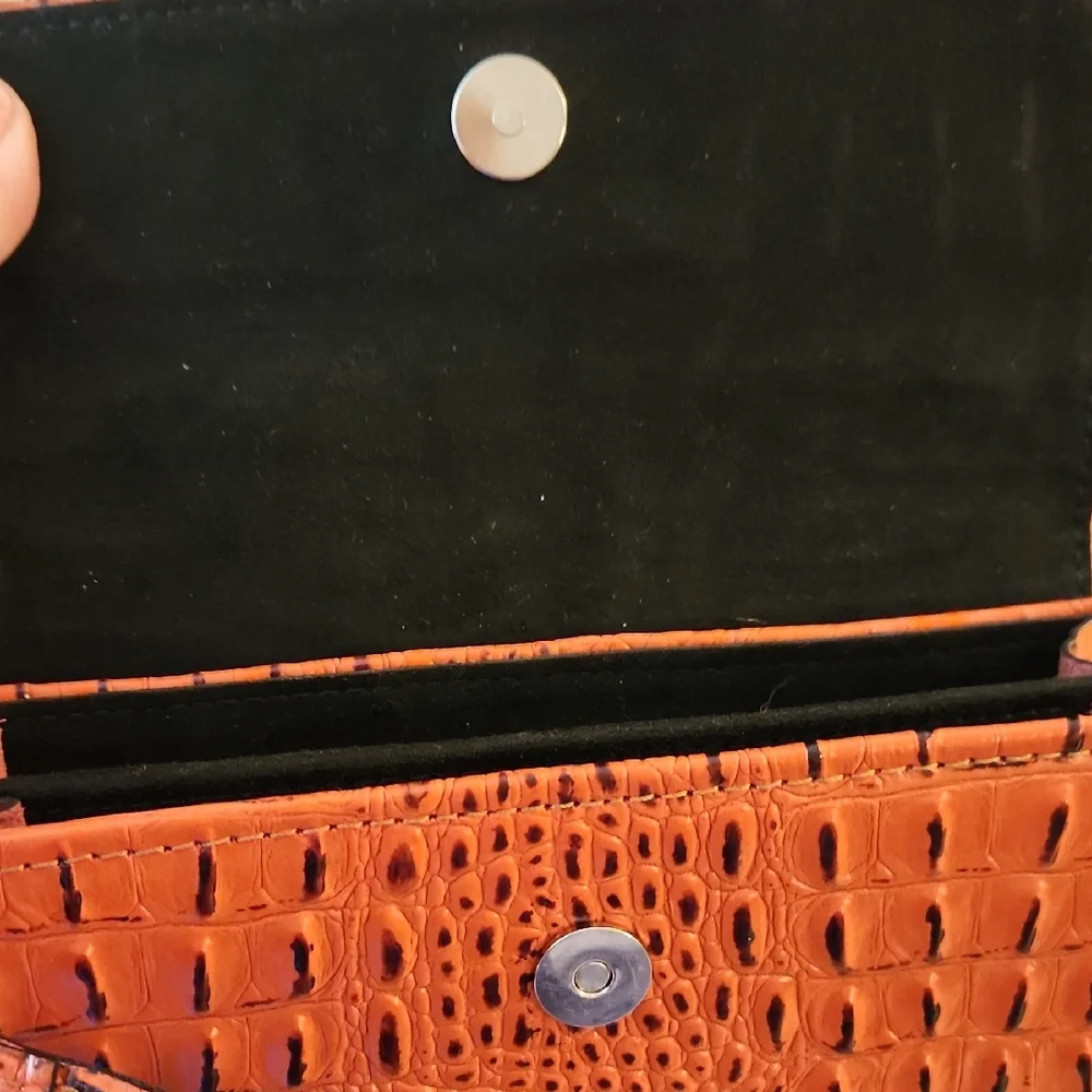 Cosmo Handmade Orange Croc-Embossed Crossbody Bag - Picture 6 of 6